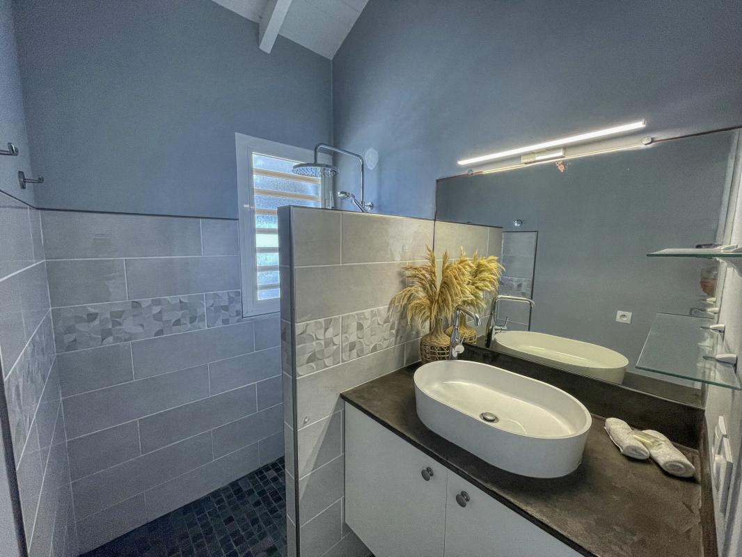 24.Location villa piscine vue mer Sainte Anne Guadeloupe_Chambre 1 Etage